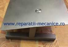 Suport de picioare din inox pentru birou cu priza de impamantare